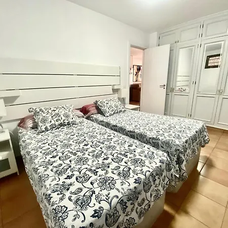 Casa Valdes Cristianos Center לוס כריסטיאנוס