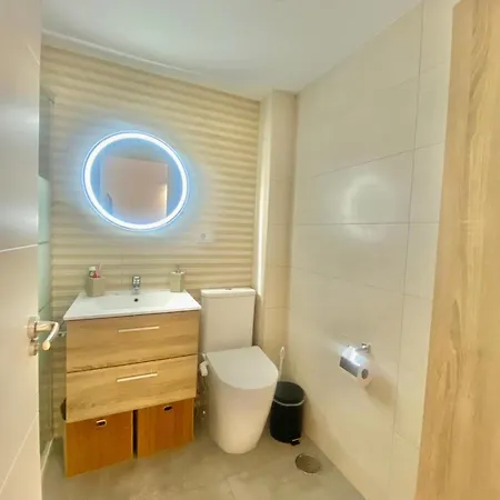 Casa Valdes Cristianos Center דירה *